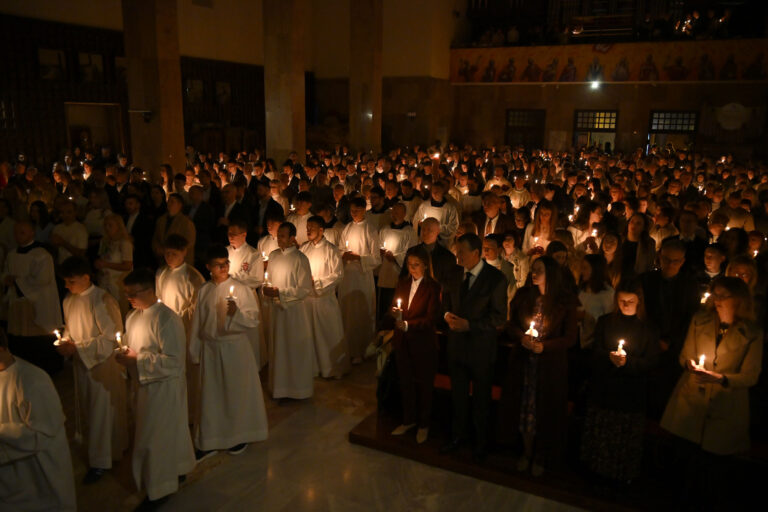 Vazmeno bdjenje: noć u kojoj je tama uzmakla pred svjetlom